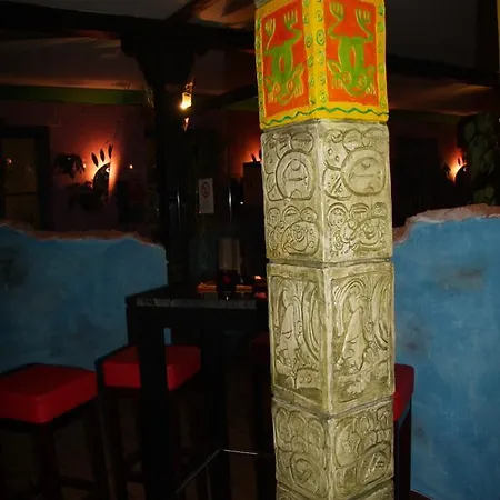 El Bocado Hostel *